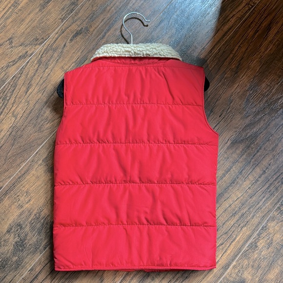 Carter's Puffer Vest Size 2A - Picture 2 of 2